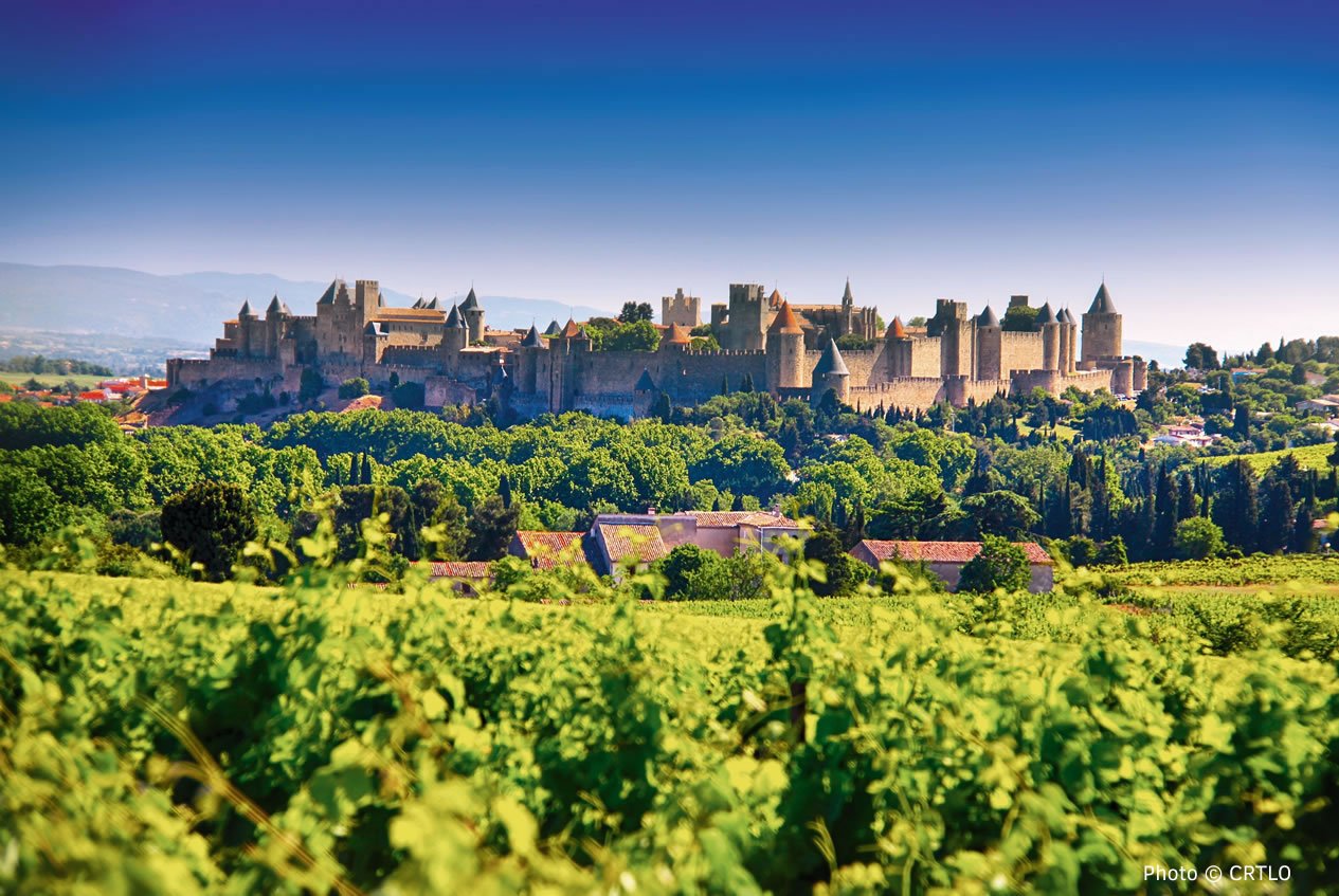 Vue panoramique de la Cité de Carcassonne et de ses remparts, crédit visible Photo © CRTLO.